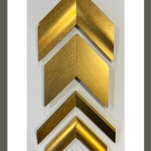 Molduras doradas satinadas de perfil plano y curvo, estilo clásico – Sol y Sombra SRL