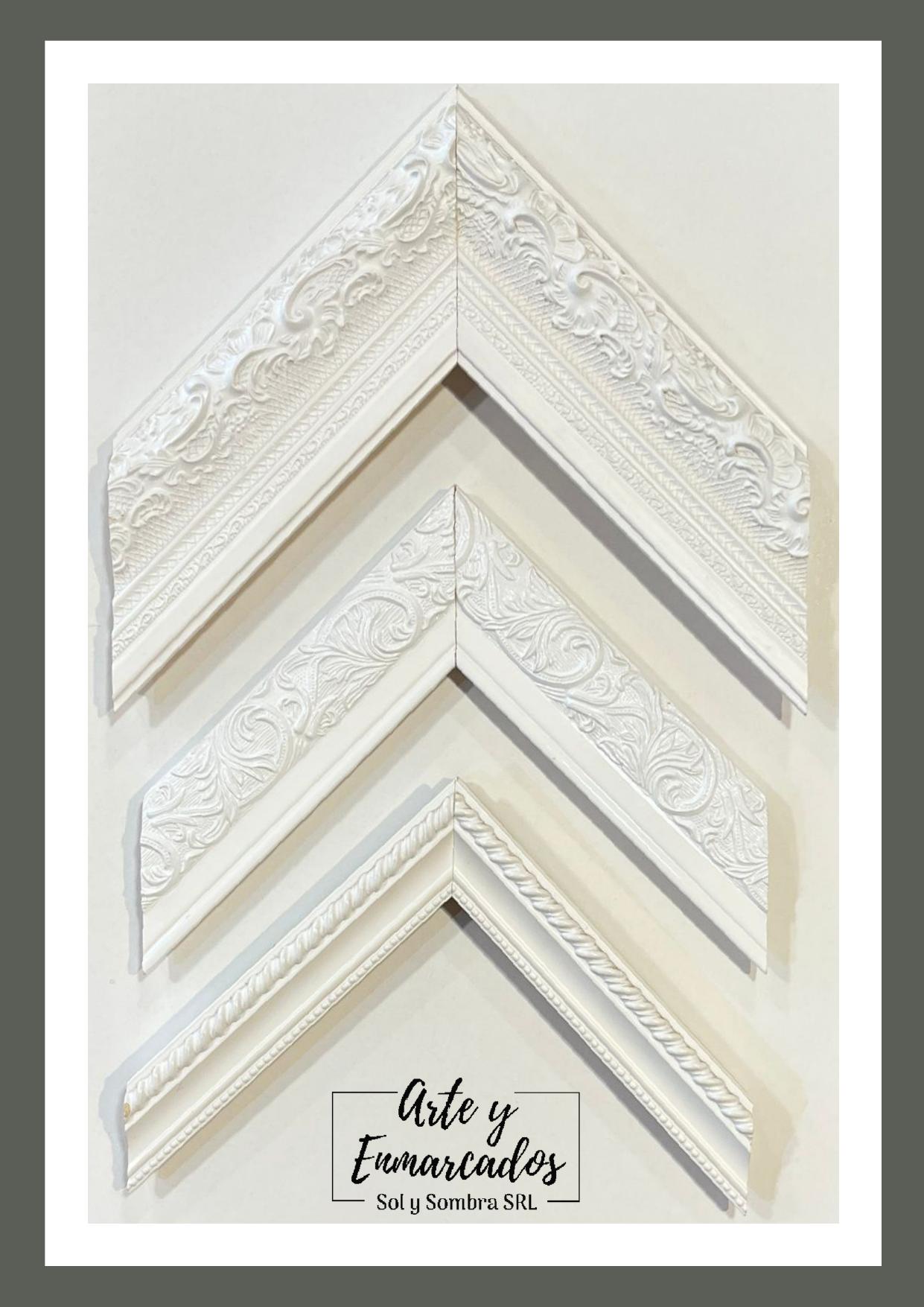 Molduras blancas talladas con relieve ornamental y acabado satinado – Sol y Sombra SRL