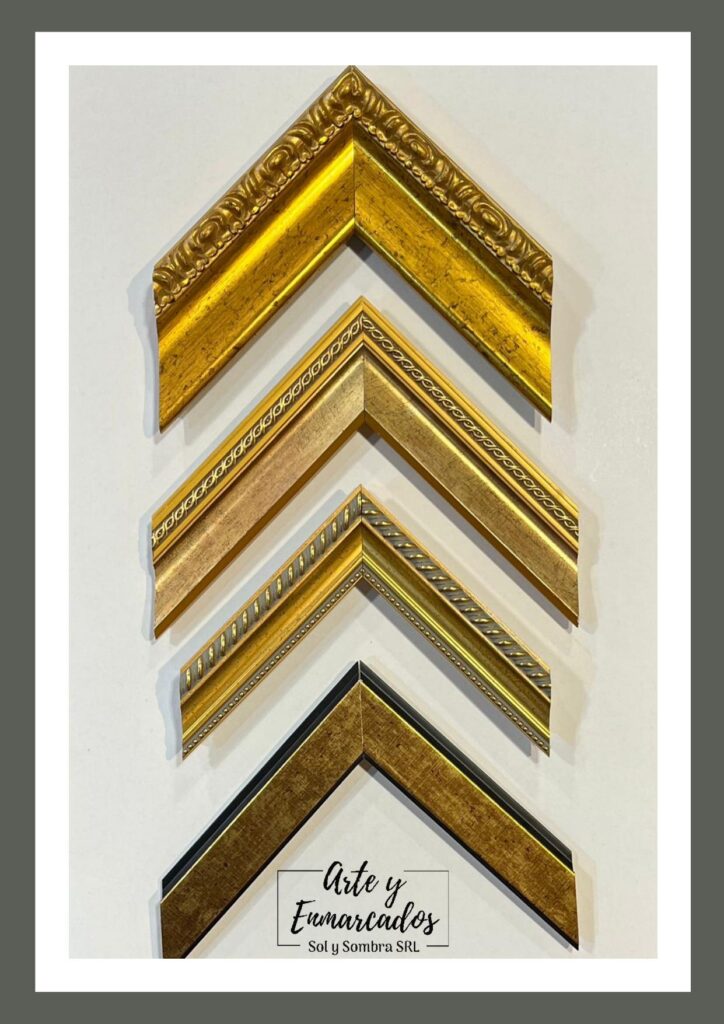 Molduras doradas con relieves clásicos y acabado brillante – Sol y Sombra SRL
