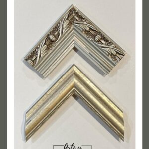 Molduras plateadas con relieves ornamentales y acabado envejecido – Sol y Sombra SRL