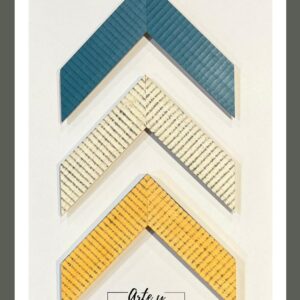 Molduras texturadas con relieve lineal en tonos azul, marfil y ocre – Sol y Sombra SRL