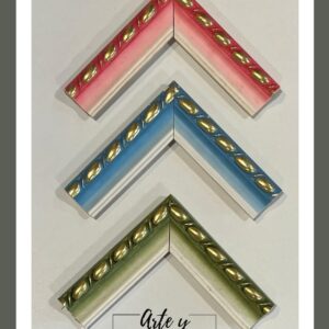 Molduras pastel con relieve dorado en tonos rosa, celeste y verde – Sol y Sombra SRL